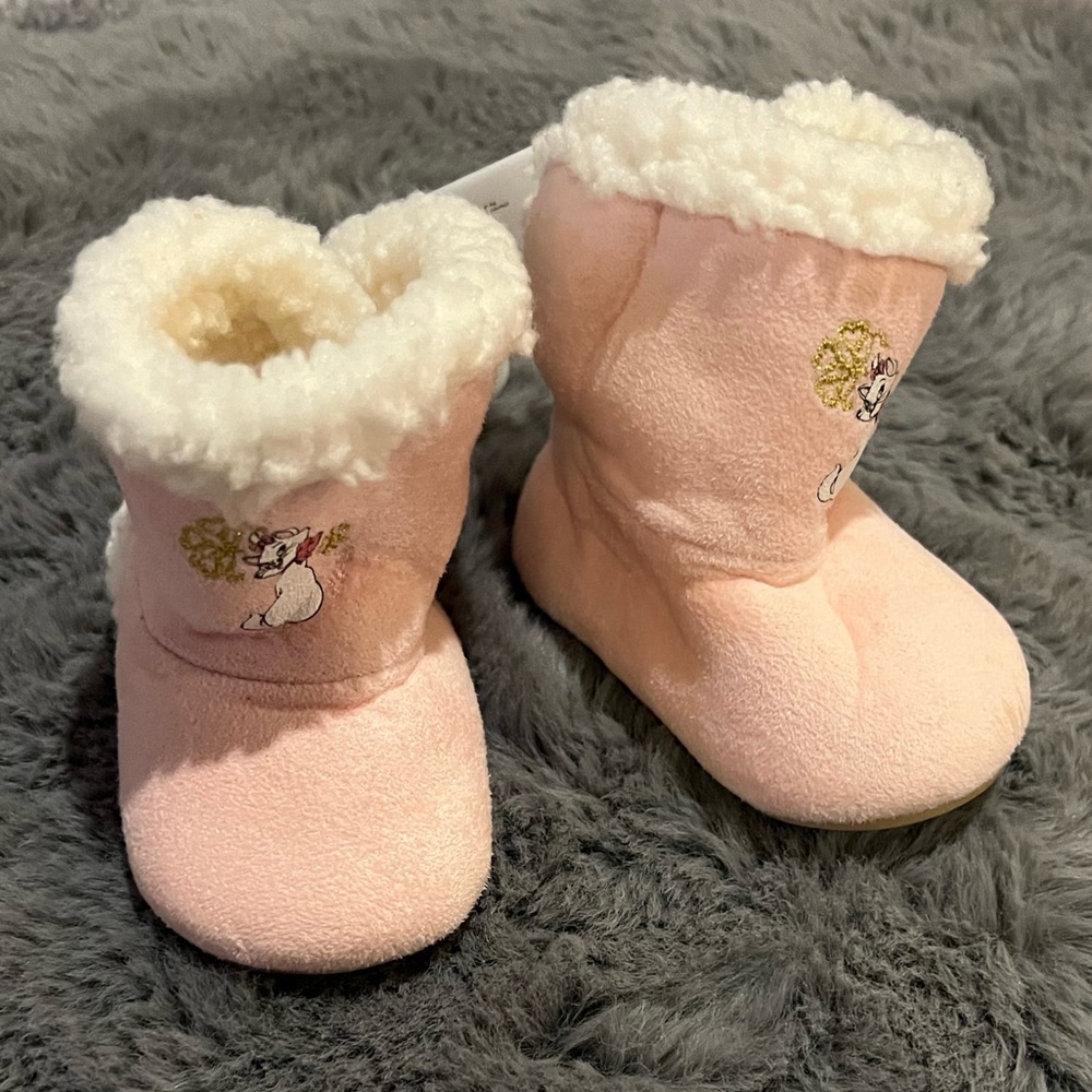Disney Store Baby Slippers Sz 12-18 Months NEW